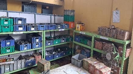 Inspection and despatch area with component bins